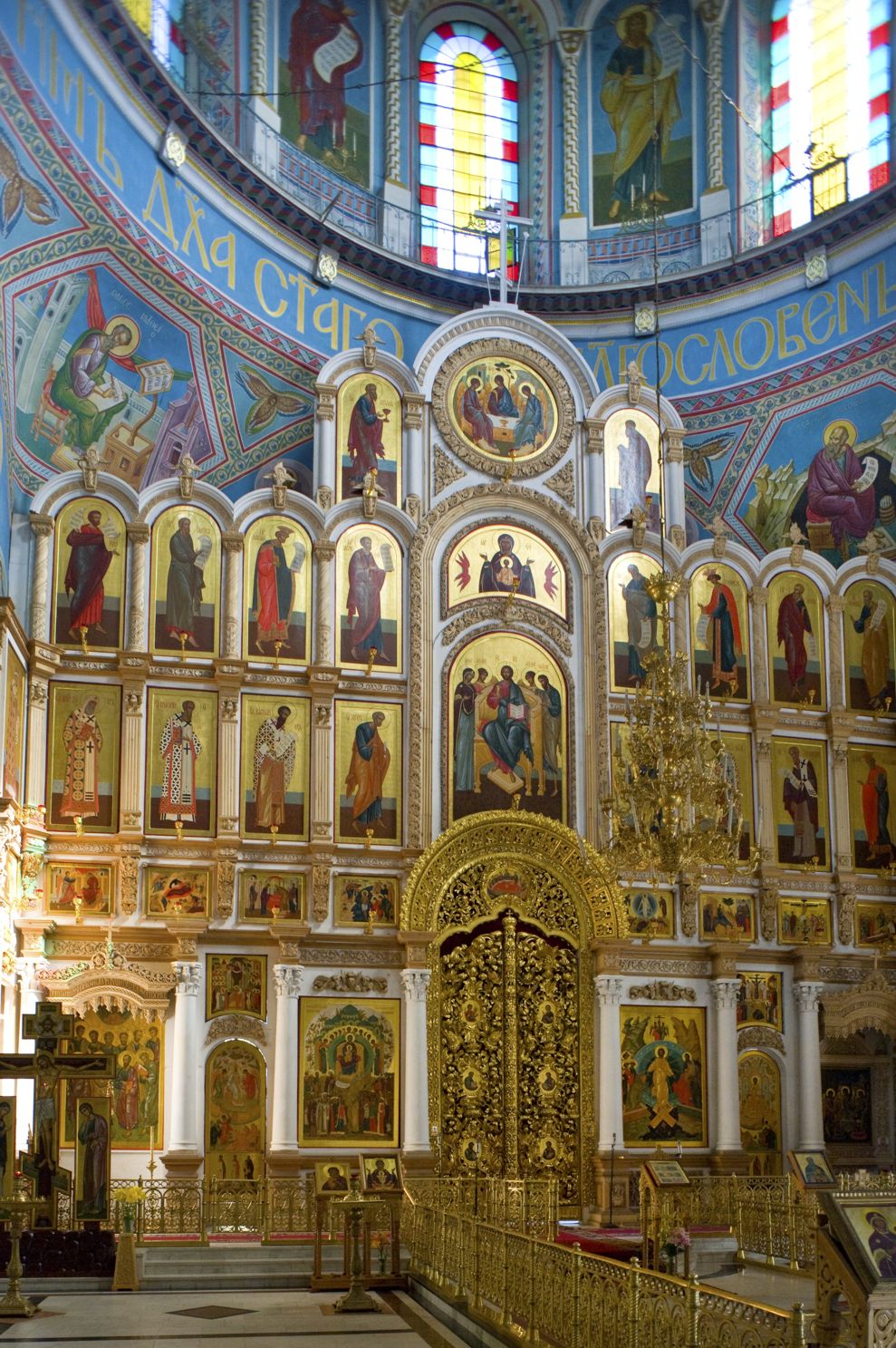 Kaluga
Russia. Kaluga Region
Cathedral of the TrinityStaryi Torg square
Interior. Iconostasis
2010-07-15
© Photographs by William Brumfield