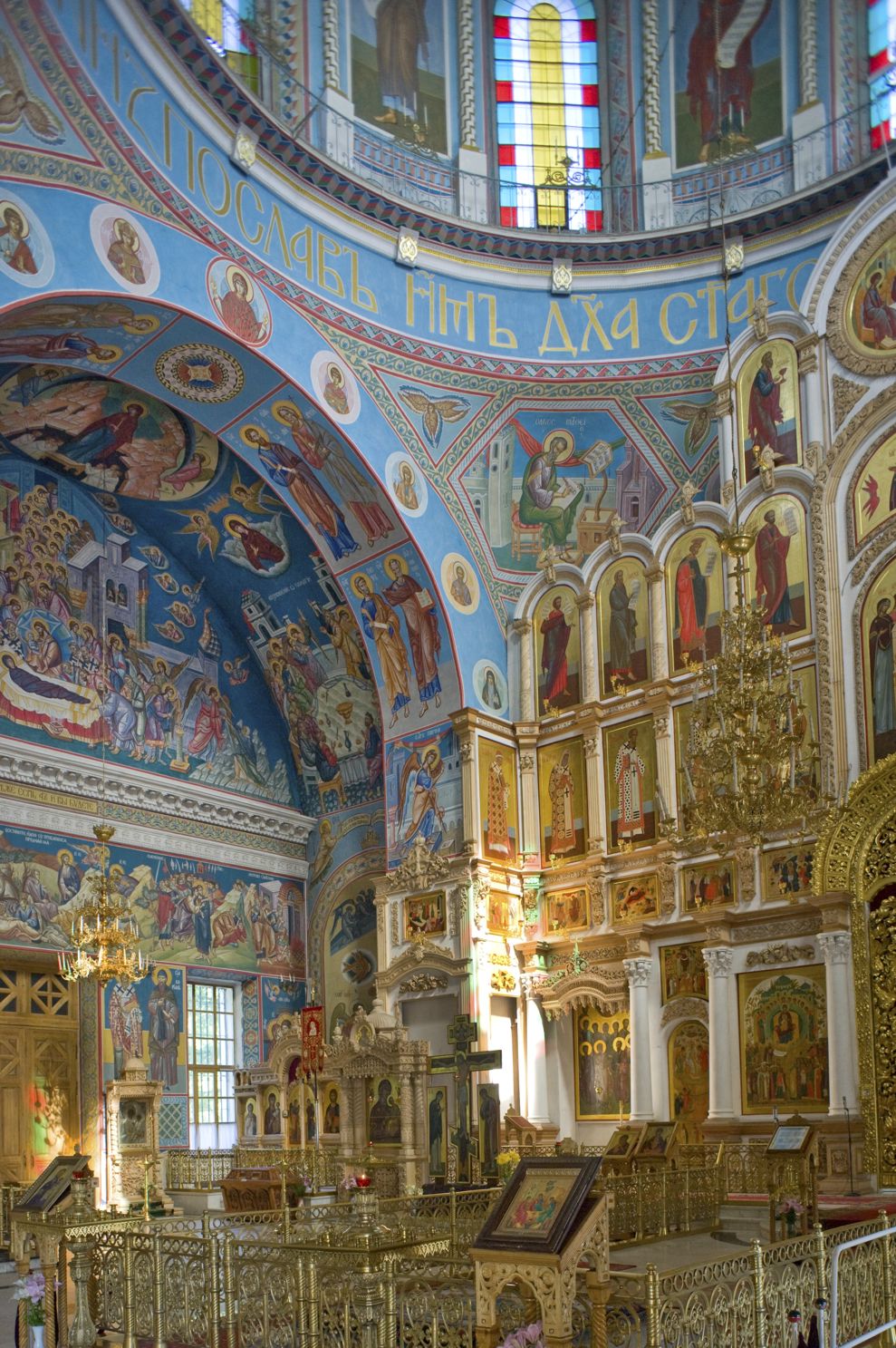 Kaluga
Russia. Kaluga Region
Cathedral of the TrinityStaryi Torg square
Interior. Iconostasis
2010-07-15
© Photographs by William Brumfield