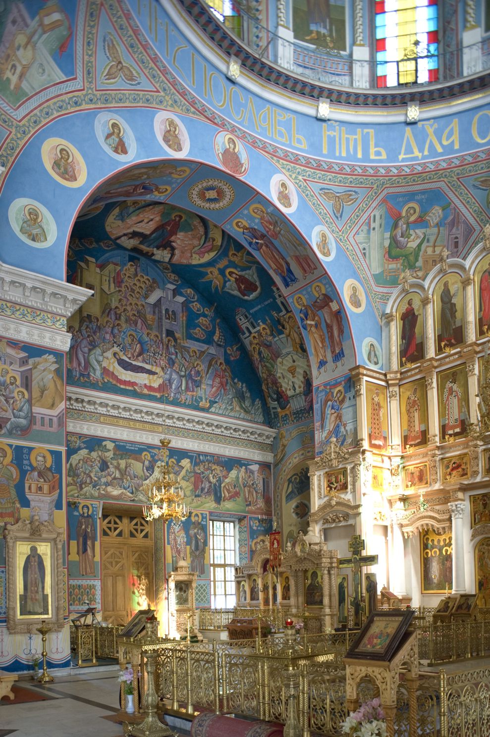 Kaluga
Russia. Kaluga Region
Cathedral of the TrinityStaryi Torg square
Interior. Iconostasis
2010-07-15
© Photographs by William Brumfield