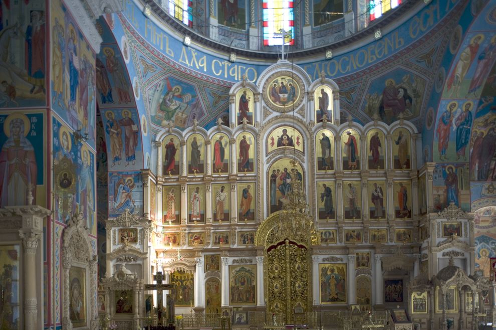 Kaluga
Russia. Kaluga Region
Cathedral of the TrinityStaryi Torg square
Interior. Iconostasis
2010-07-15
© Photographs by William Brumfield