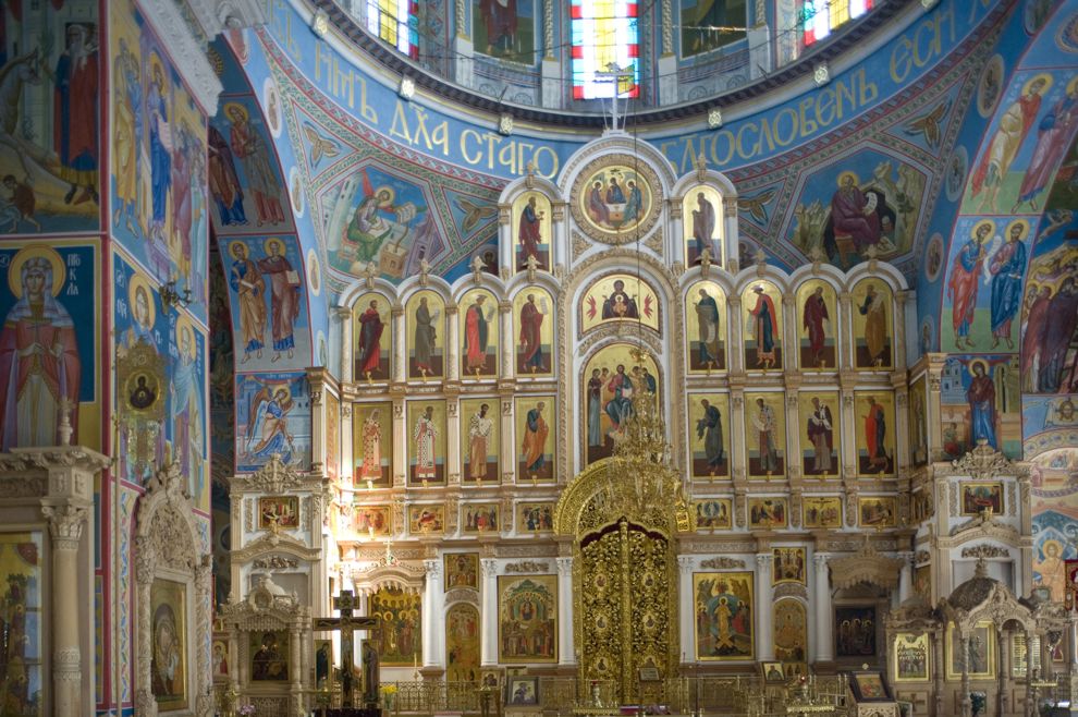 Kaluga
Russia. Kaluga Region
Cathedral of the TrinityStaryi Torg square
Interior. Iconostasis
2010-07-15
© Photographs by William Brumfield