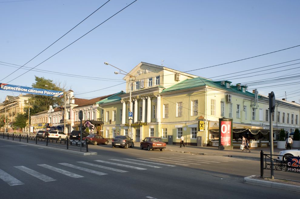 Калуга, г.
Россия. Калужская обл.
Каменное здание
2010-07-16
© Фотографии Уильяма Брумфилда