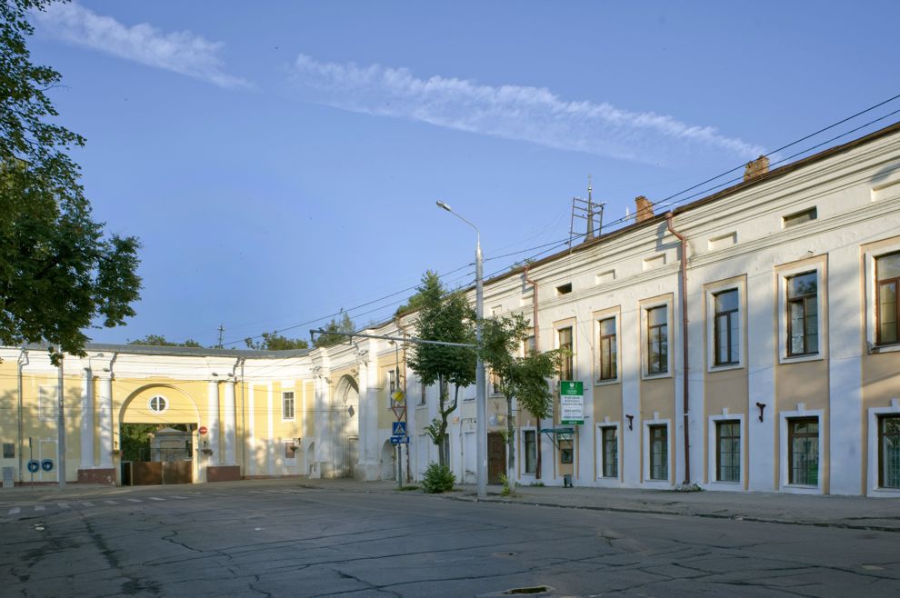 Kaluga
Russia. Kaluga Region
Government administration (Prisutstvennye mesta)
2010-07-17
© Photographs by William Brumfield