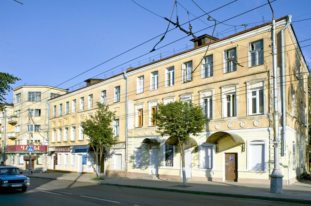 Калуга, г.
Россия. Калужская обл.
Здание
2010-07-17
© Фотографии Уильяма Брумфилда