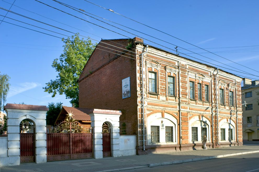 Kaluga
Russia. Kaluga Region
ommercial building
2010-07-17
© Photographs by William Brumfield