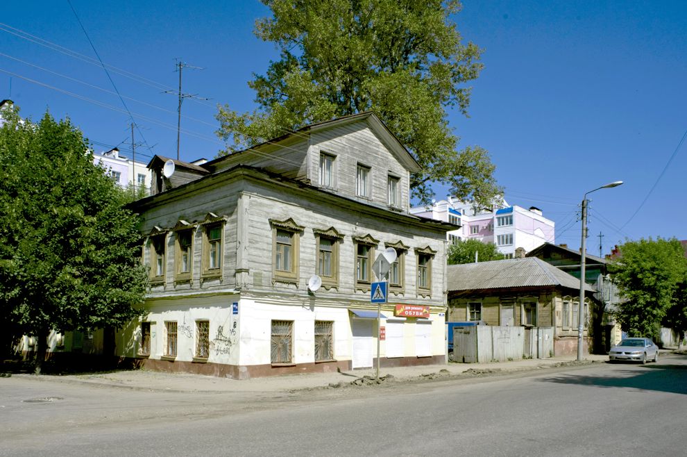 Калуга, г.
Россия. Калужская обл.
Дом
2010-07-17
© Фотографии Уильяма Брумфилда