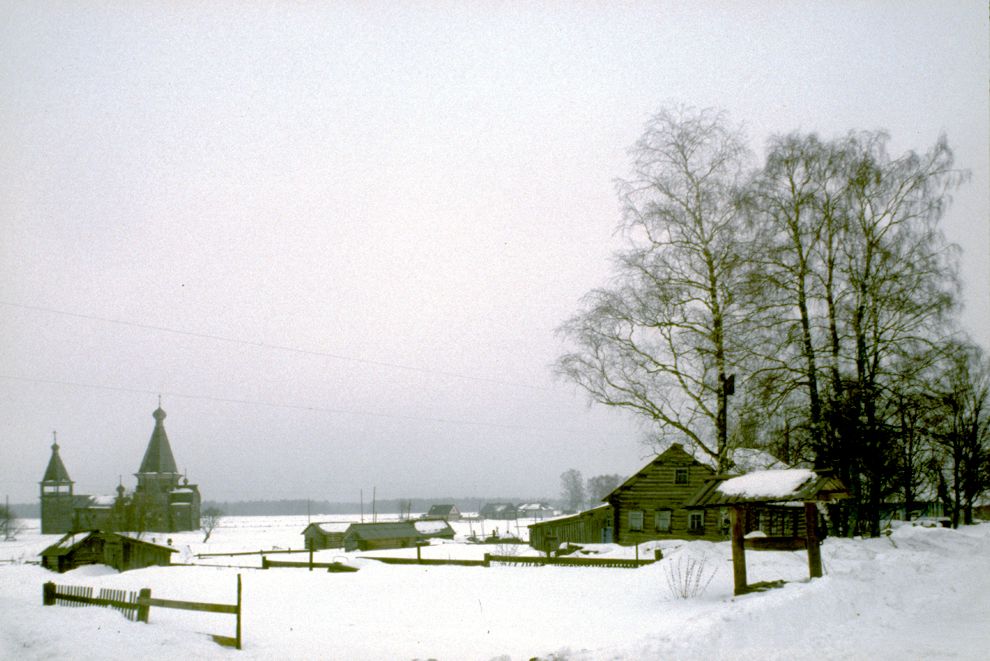 Saunino
Russia. Arkhangelsk Region. Kargopol District
Village panorama
1998-02-28
© Photographs by William Brumfield