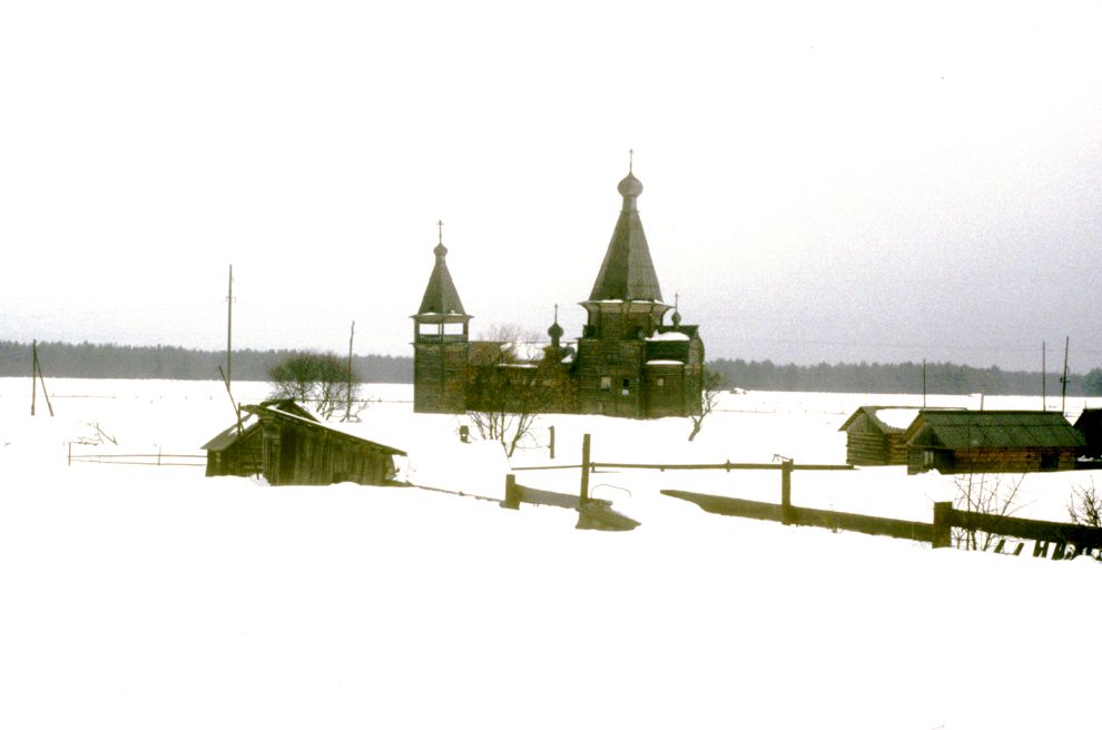 Saunino
Russia. Arkhangelsk Region. Kargopol District
Church of Saint John Chrysostome
1998-02-28
© Photographs by William Brumfield