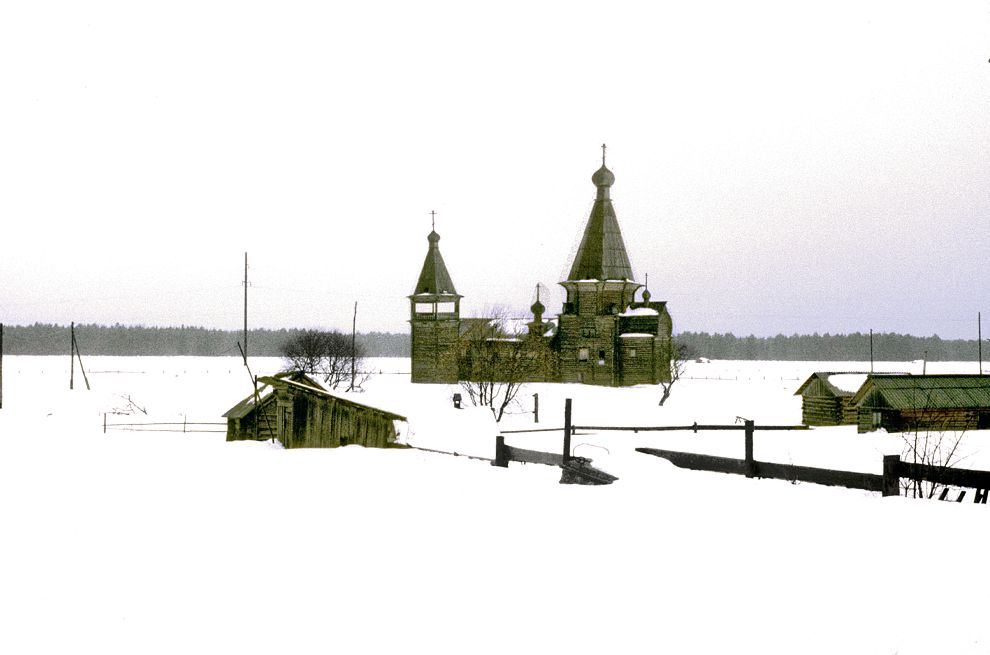 Saunino
Russia. Arkhangelsk Region. Kargopol District
Church of Saint John Chrysostome
1998-02-28
© Photographs by William Brumfield