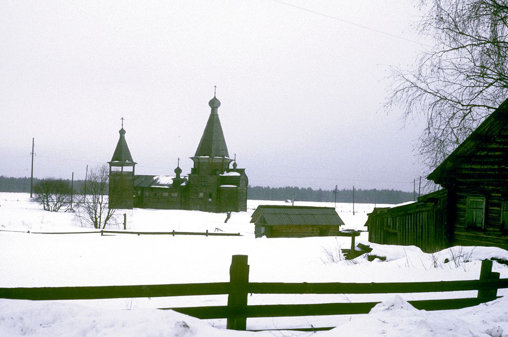 Saunino
Russia. Arkhangelsk Region. Kargopol District
Church of Saint John Chrysostome
1998-02-28
© Photographs by William Brumfield