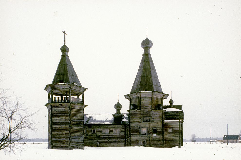 Saunino
Russia. Arkhangelsk Region. Kargopol District
Church of Saint John Chrysostome
1998-02-28
© Photographs by William Brumfield