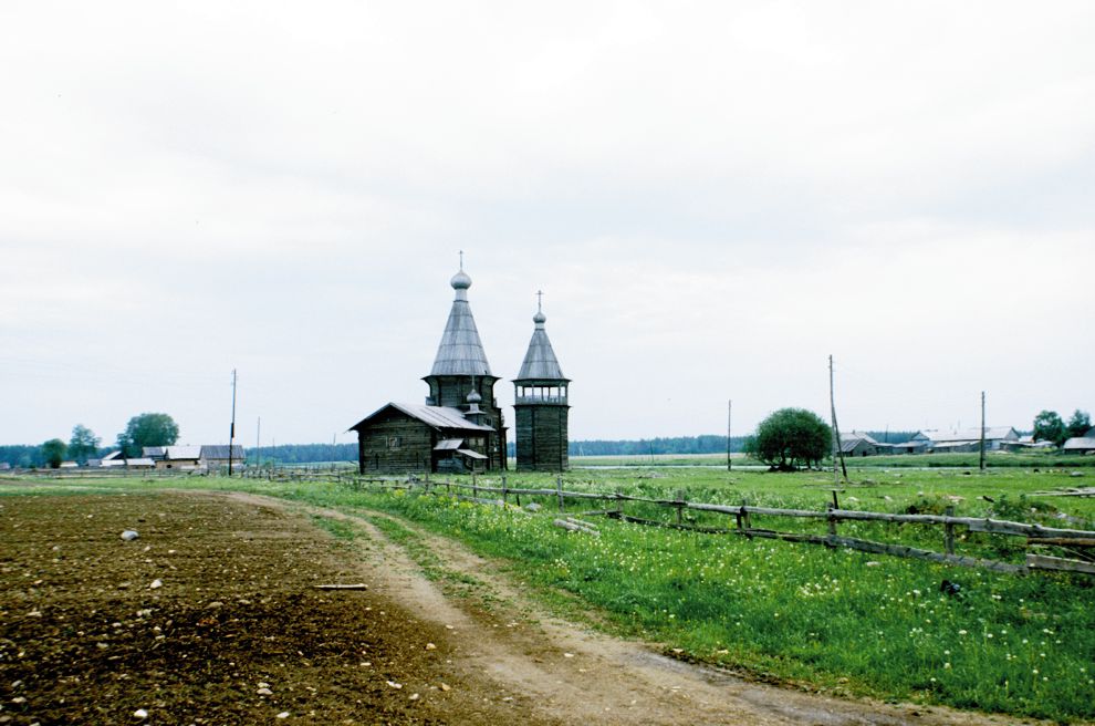 Saunino
Russia. Arkhangelsk Region. Kargopol District
Church of Saint John Chrysostome
1998-06-20
© Photographs by William Brumfield