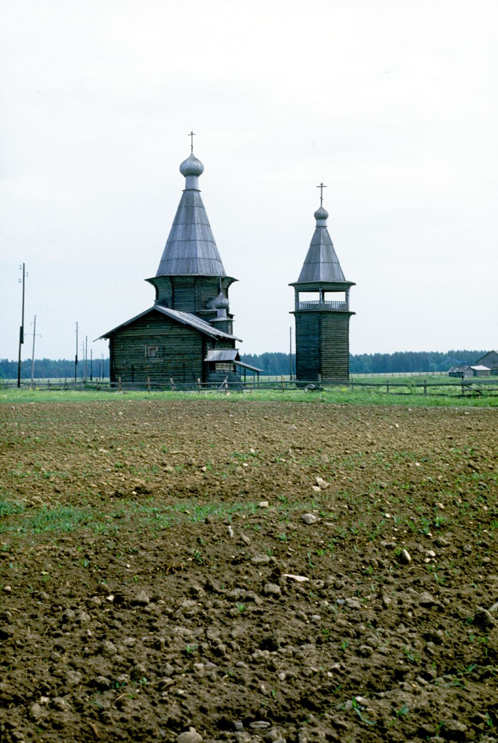 Saunino
Russia. Arkhangelsk Region. Kargopol District
Church of Saint John Chrysostome
1998-06-20
© Photographs by William Brumfield