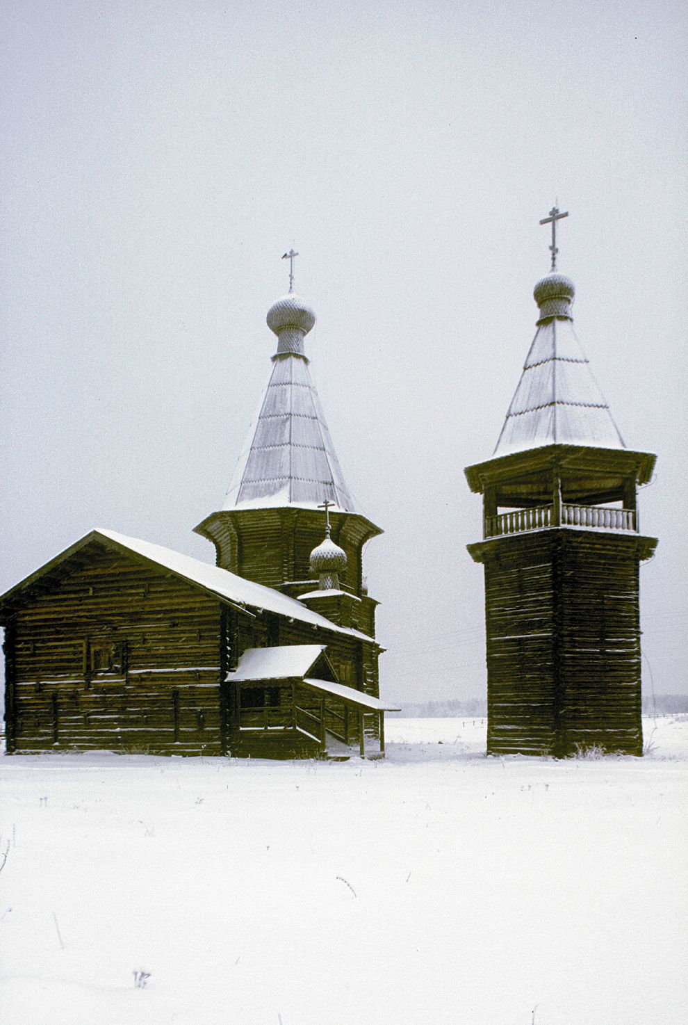 Saunino
Russia. Arkhangelsk Region. Kargopol District
Church of Saint John Chrysostome
1999-01-04
© Photographs by William Brumfield