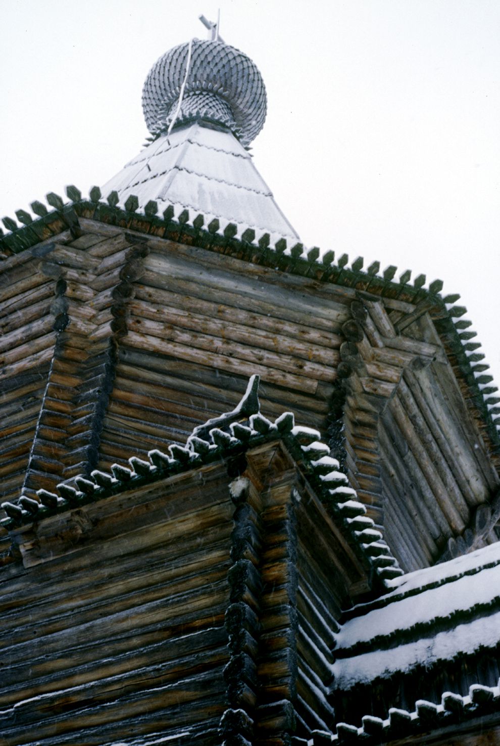 Saunino
Russia. Arkhangelsk Region. Kargopol District
Church of Saint John Chrysostome
1999-01-04
© Photographs by William Brumfield