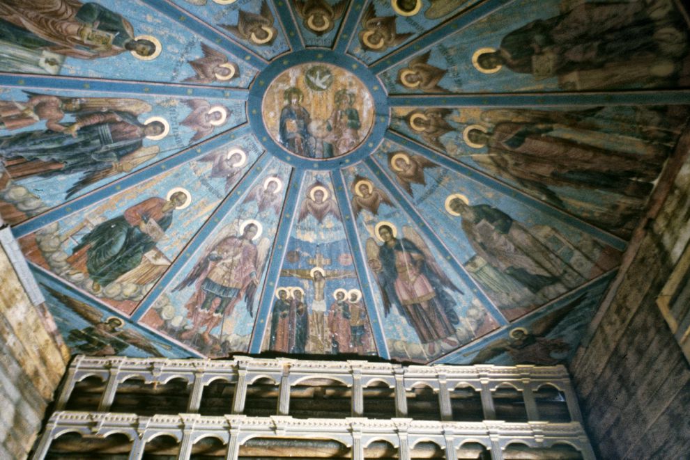 Saunino
Russia. Arkhangelsk Region. Kargopol District
Church of Saint John Chrysostome
Interior, with painted ceiling (nebo)
1998-02-28
© Photographs by William Brumfield