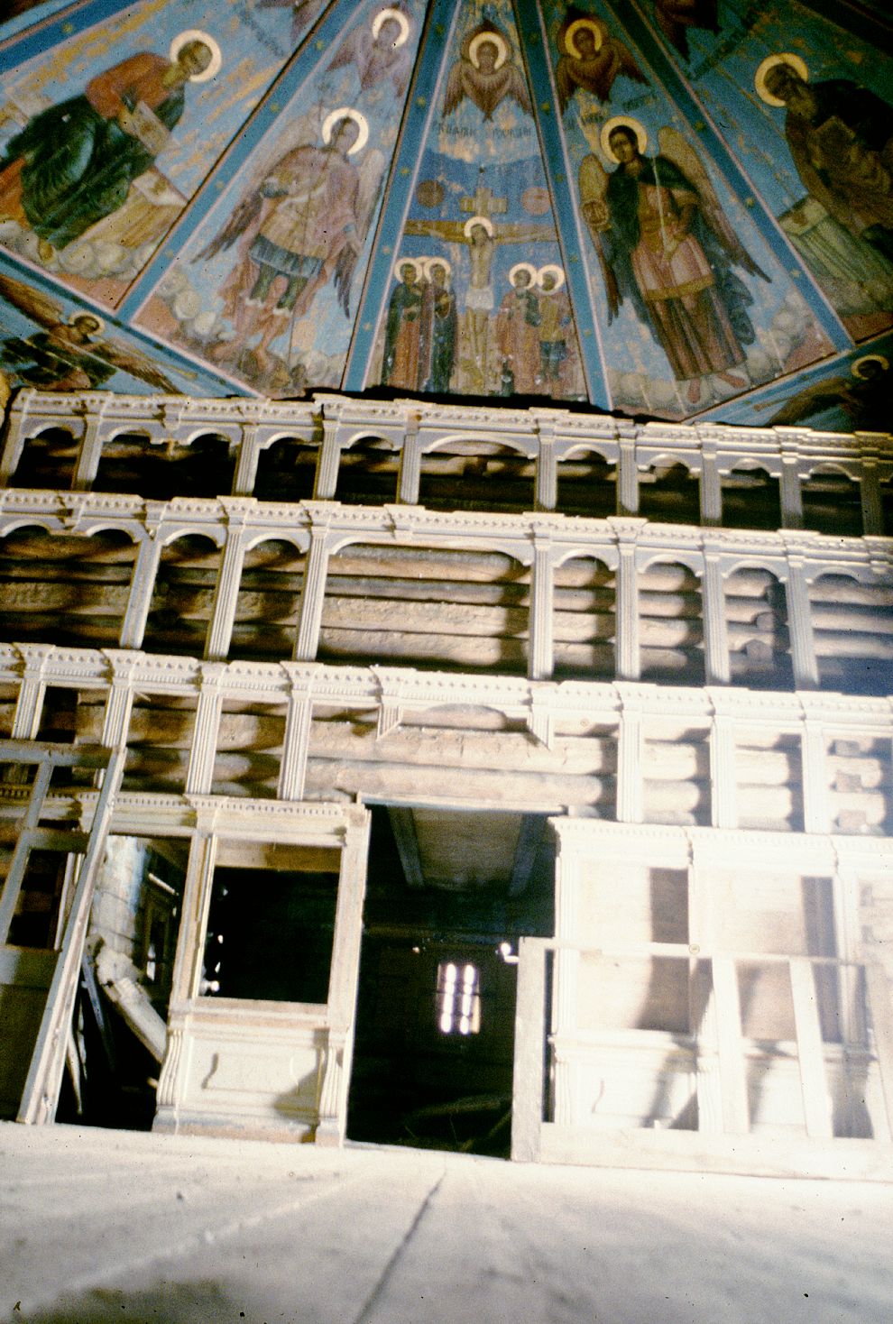 Saunino
Russia. Arkhangelsk Region. Kargopol District
Church of Saint John Chrysostome
Interior, with painted ceiling (nebo)
1998-02-28
© Photographs by William Brumfield