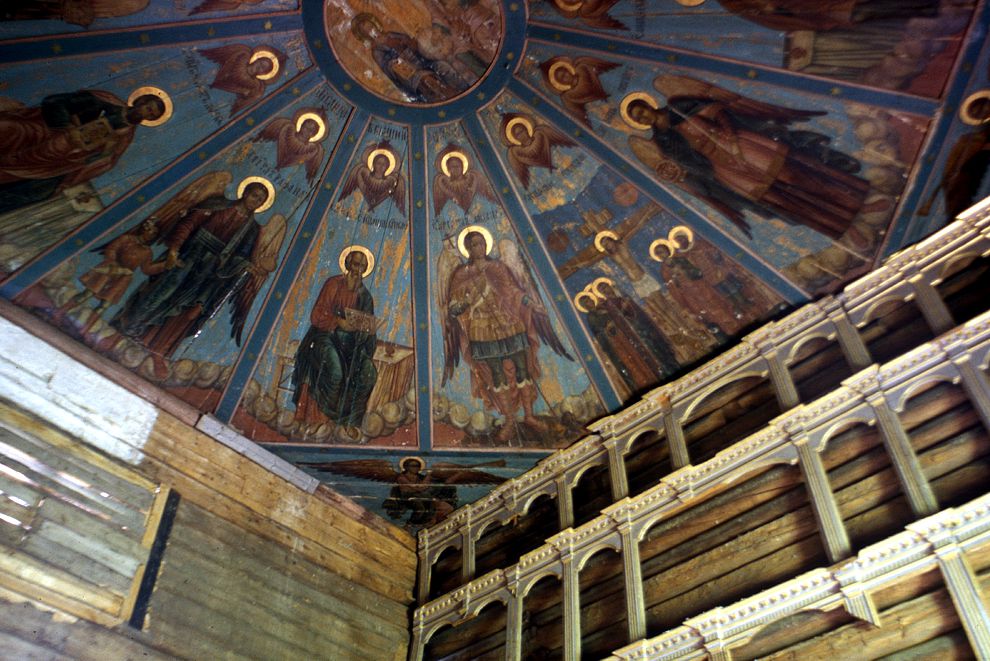 Saunino
Russia. Arkhangelsk Region. Kargopol District
Church of Saint John Chrysostome
Interior, with painted ceiling (nebo)
1998-06-20
© Photographs by William Brumfield