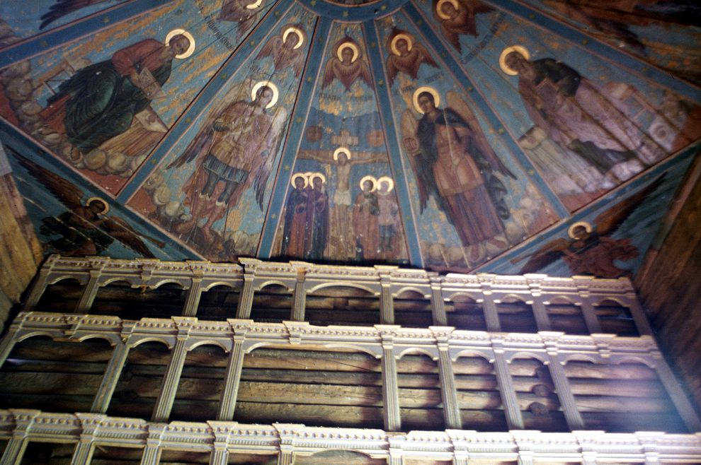 Saunino
Russia. Arkhangelsk Region. Kargopol District
Church of Saint John Chrysostome
Interior, with painted ceiling (nebo)
1998-06-20
© Photographs by William Brumfield