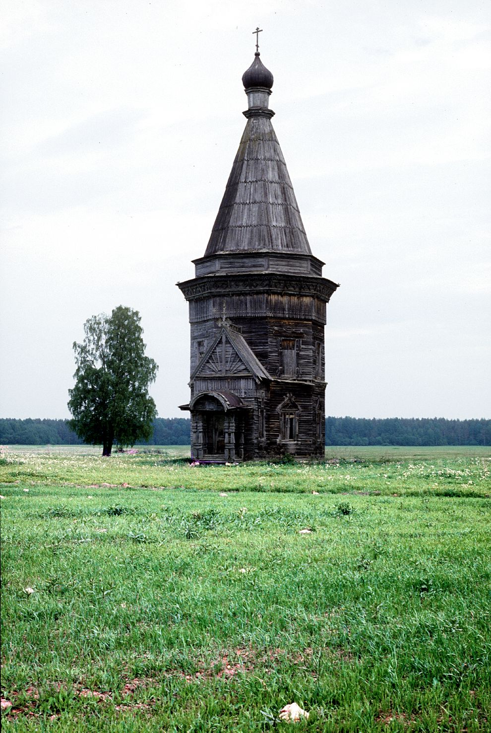 Krasnaia Liaga
Russia. Arkhangelsk Region. Kargopol District
Church of the Purification
1998-06-20
© Photographs by William Brumfield