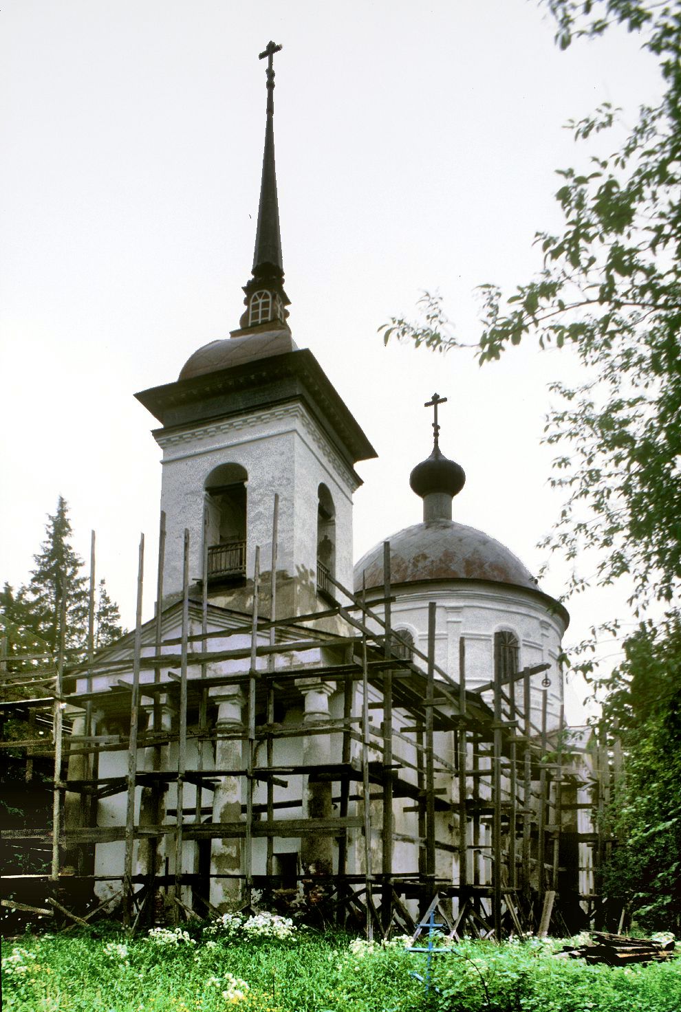 Большая Шалга (Казаково), д. (Павловское МО)
Россия. Архангельская обл.. Каргопольский р-н
Церковь Покрова Пресвятой Богородицы
1998-06-23
© Фотографии Уильяма Брумфилда