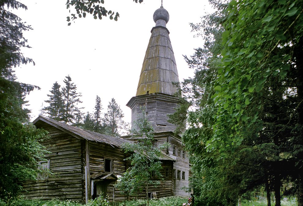 Большая Шалга (Казаково), д. (Павловское МО)
Россия. Архангельская обл.. Каргопольский р-н
Церковь Рождества Христова
1998-06-23
© Фотографии Уильяма Брумфилда