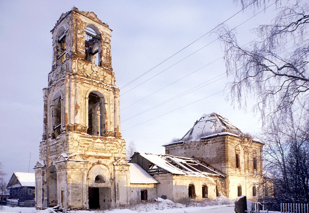 Ukhta
Russia. Arkhangelsk Region. Kargopol District
Church of Trinity
1999-11-26
© Photographs by William Brumfield