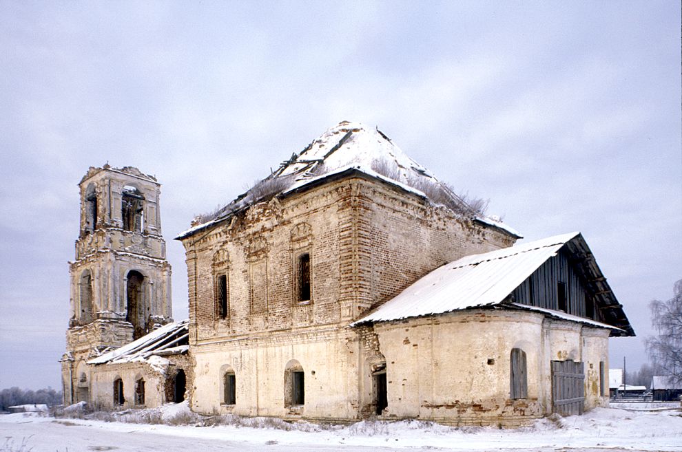 Ukhta
Russia. Arkhangelsk Region. Kargopol District
Church of Trinity
1999-11-26
© Photographs by William Brumfield