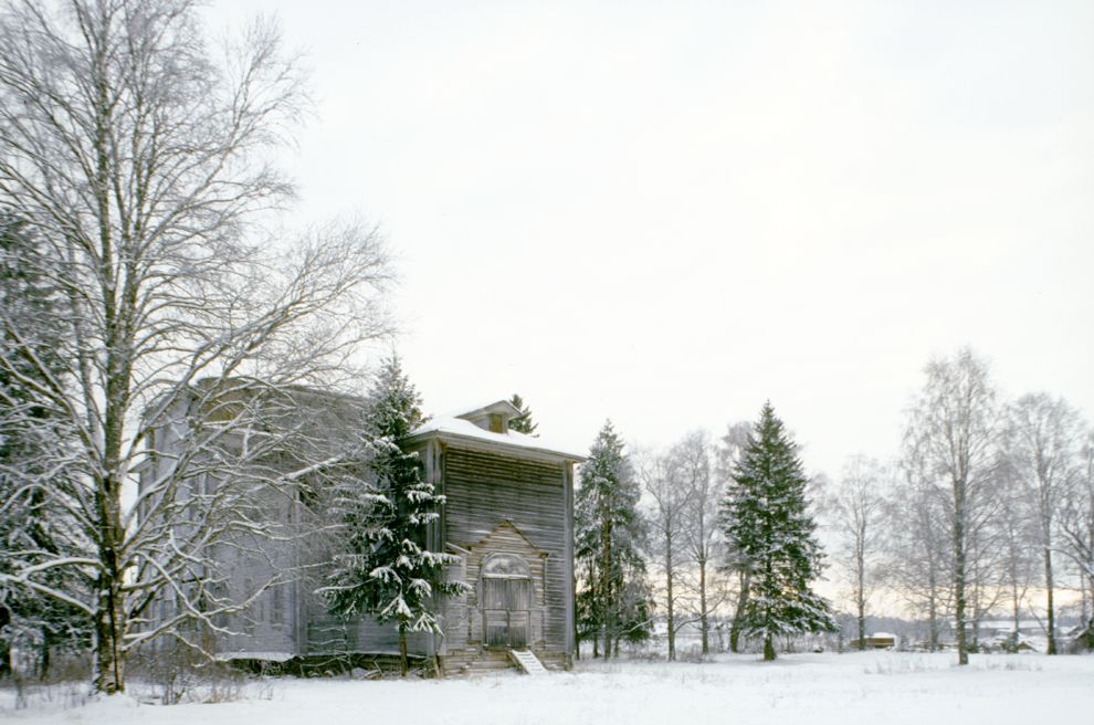 Lovzanga
Russia. Arkhangelsk Region. Kargopol District
Log church of Saint Nicholas
1999-11-26
© Photographs by William Brumfield