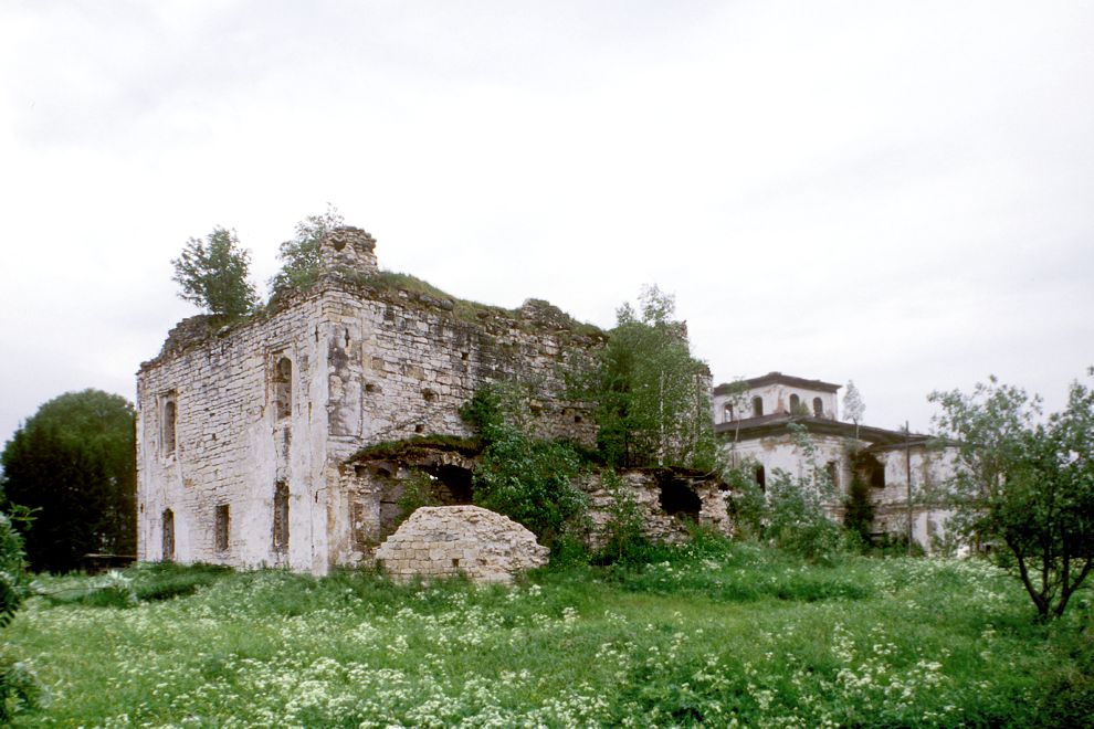 Troitsa
Russia. Arkhangelsk Region. Kargopol District
Church of the Trinity
1998-06-22
© Photographs by William Brumfield