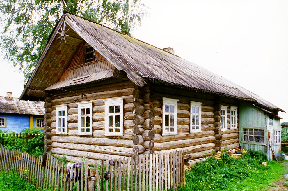 Troitsa
Russia. Arkhangelsk Region. Kargopol District
Log house
1998-06-22
© Photographs by William Brumfield