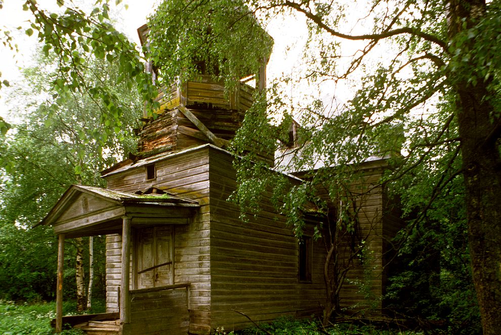 Troitsa
Russia. Arkhangelsk Region. Kargopol District
Old believer wooden church of Saint John the Divine
1998-06-22
© Photographs by William Brumfield