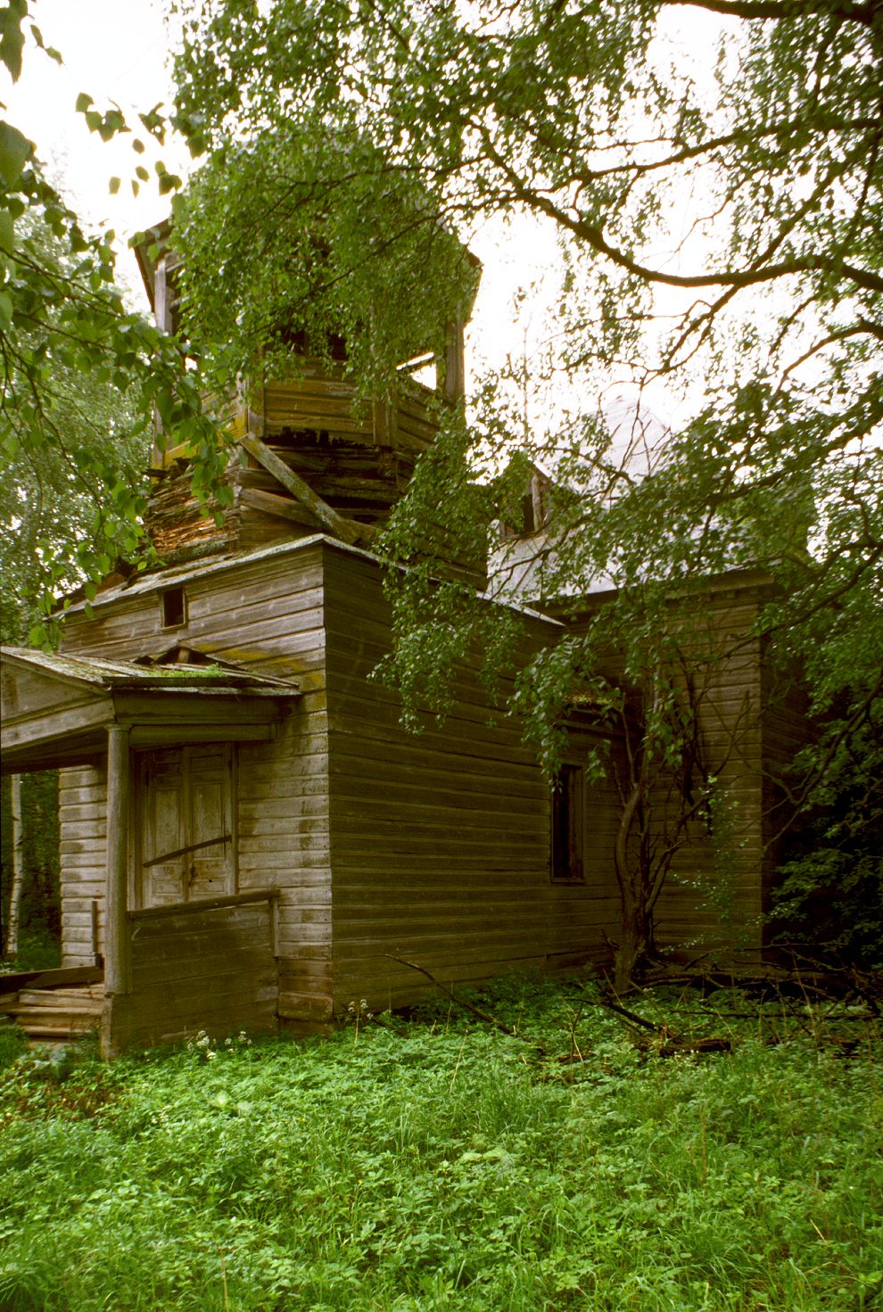 Troitsa
Russia. Arkhangelsk Region. Kargopol District
Old believer wooden church of Saint John the Divine
1998-06-22
© Photographs by William Brumfield