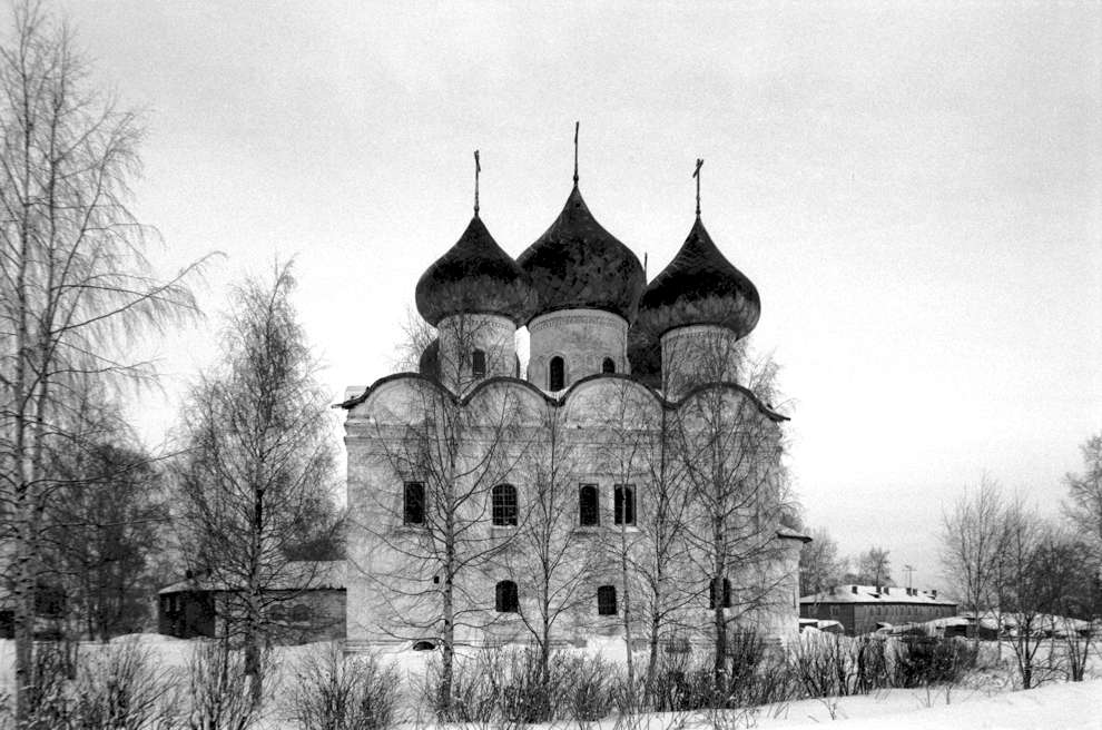 Kargopol
Russia. Arkhangelsk Region. Kargopol District
Church of the Resurrection
1998-02-27
© Photograph by William Brumfield