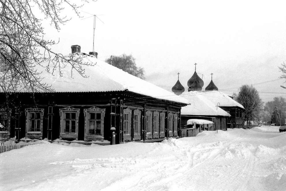 Kargopol
Russia. Arkhangelsk Region. Kargopol District
Log house, 19 c.
1998-02-27
© Photograph by William Brumfield