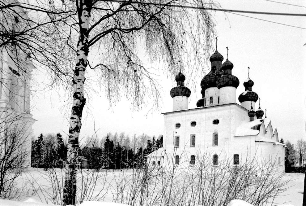 Kargopol
Russia. Arkhangelsk Region. Kargopol District
Church of the Nativity of John the BaptistSobornaia Square
1998-02-27
© Photograph by William Brumfield