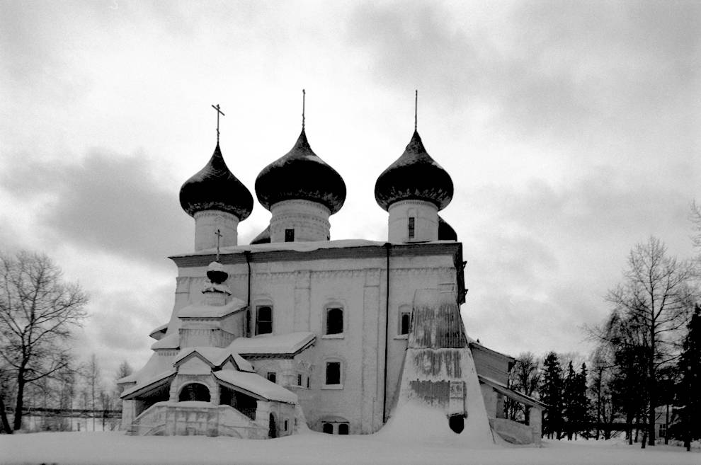 Kargopol
Russia. Arkhangelsk Region. Kargopol District
Cathedral of the Nativity of ChristBaranov embankment
1998-02-27
© Photograph by William Brumfield