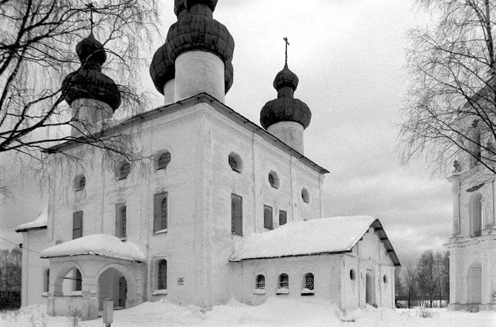 Kargopol
Russia. Arkhangelsk Region. Kargopol District
Church of the Nativity of John the BaptistSobornaia Square
1998-02-27
© Photograph by William Brumfield