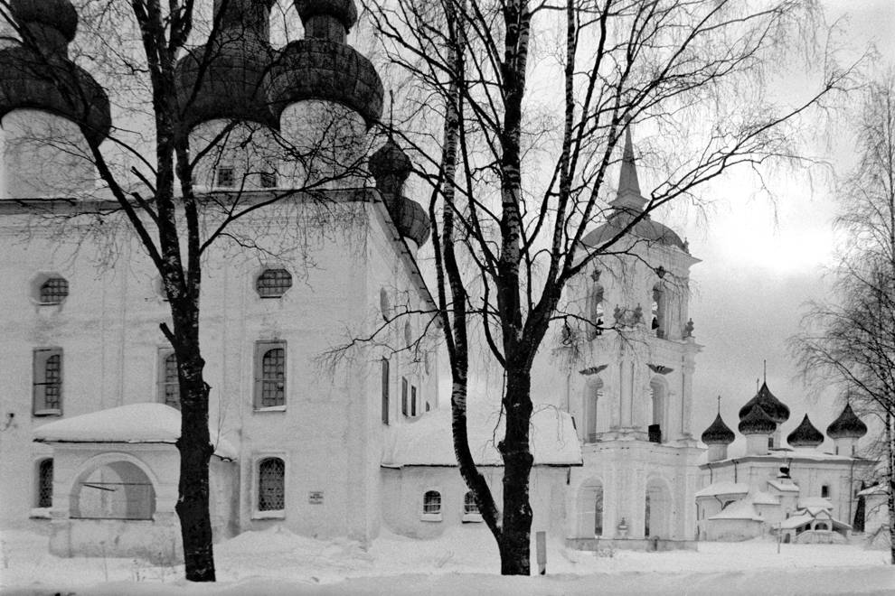 Kargopol
Russia. Arkhangelsk Region. Kargopol District
Church of the Nativity of John the BaptistSobornaia Square
1998-02-27
© Photograph by William Brumfield