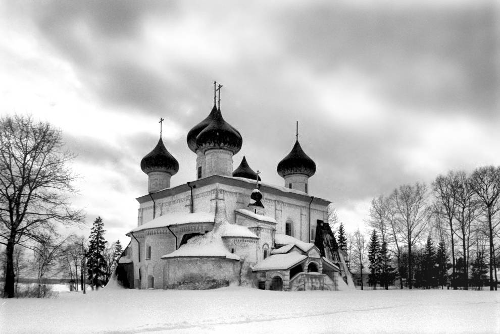 Kargopol
Russia. Arkhangelsk Region. Kargopol District
Cathedral of the Nativity of ChristBaranov embankment
1998-02-27
© Photograph by William Brumfield