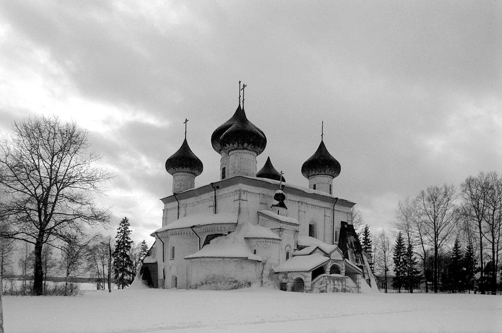 Каргополь, г.
Россия. Архангельская обл.. Каргопольский р-н
Собор Рождества ХристоваНабережная Баранова
1998-02-27
© Фотография Уильяма Брумфилда