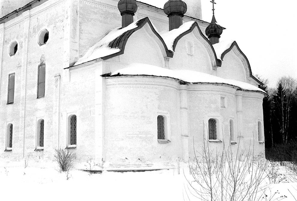 Kargopol
Russia. Arkhangelsk Region. Kargopol District
Church of the Nativity of John the BaptistSobornaia Square
Apse
1998-02-27
© Photograph by William Brumfield