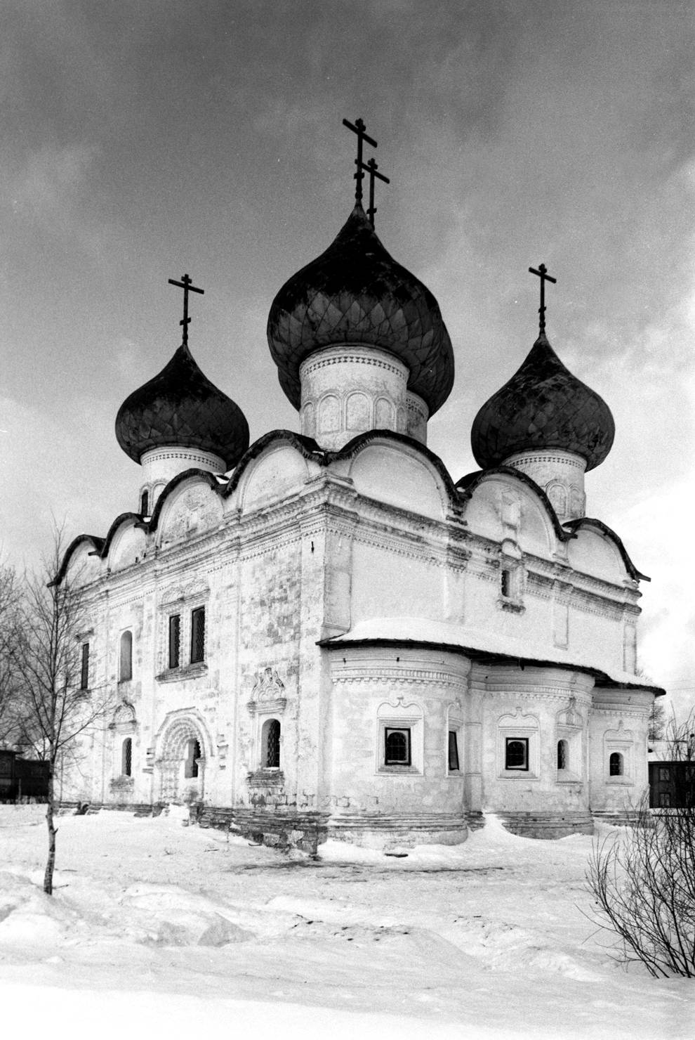 Kargopol
Russia. Arkhangelsk Region. Kargopol District
Church of the Resurrection
1998-03-01
© Photograph by William Brumfield