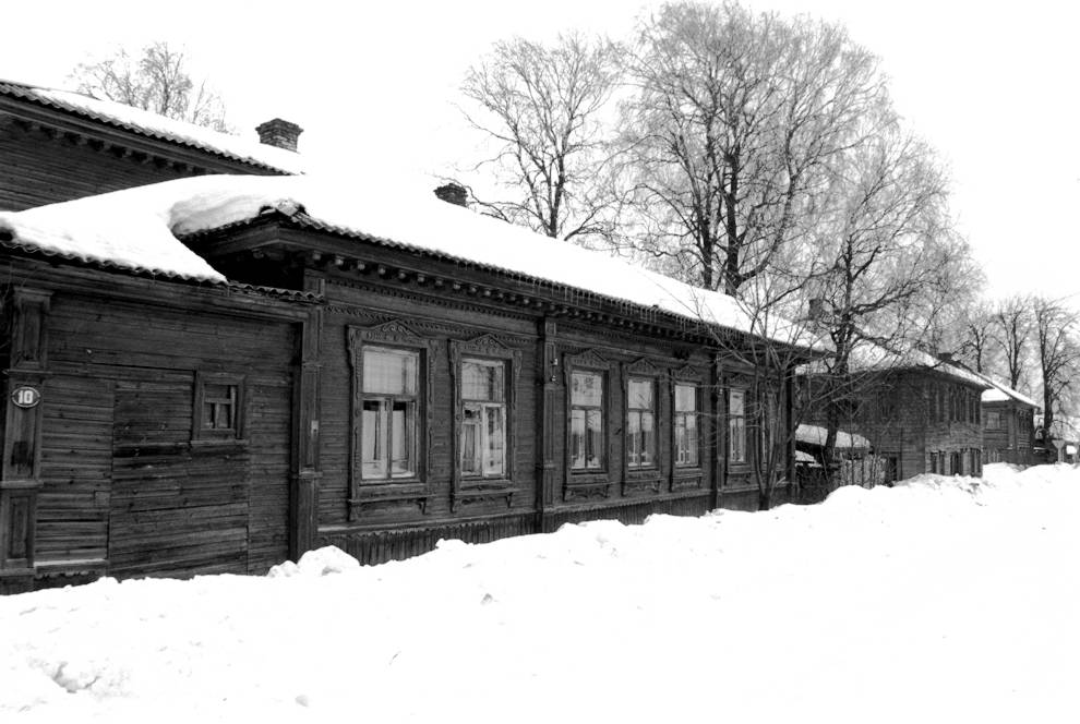 Kargopol
Russia. Arkhangelsk Region. Kargopol District
Log house, late 19 c.
1998-03-01
© Photograph by William Brumfield