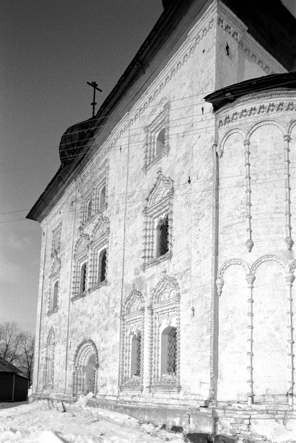 Kargopol
Russia. Arkhangelsk Region. Kargopol District
Churches of the AnnunciationStaraia Torgovaia square
1998-03-01
© Photograph by William Brumfield