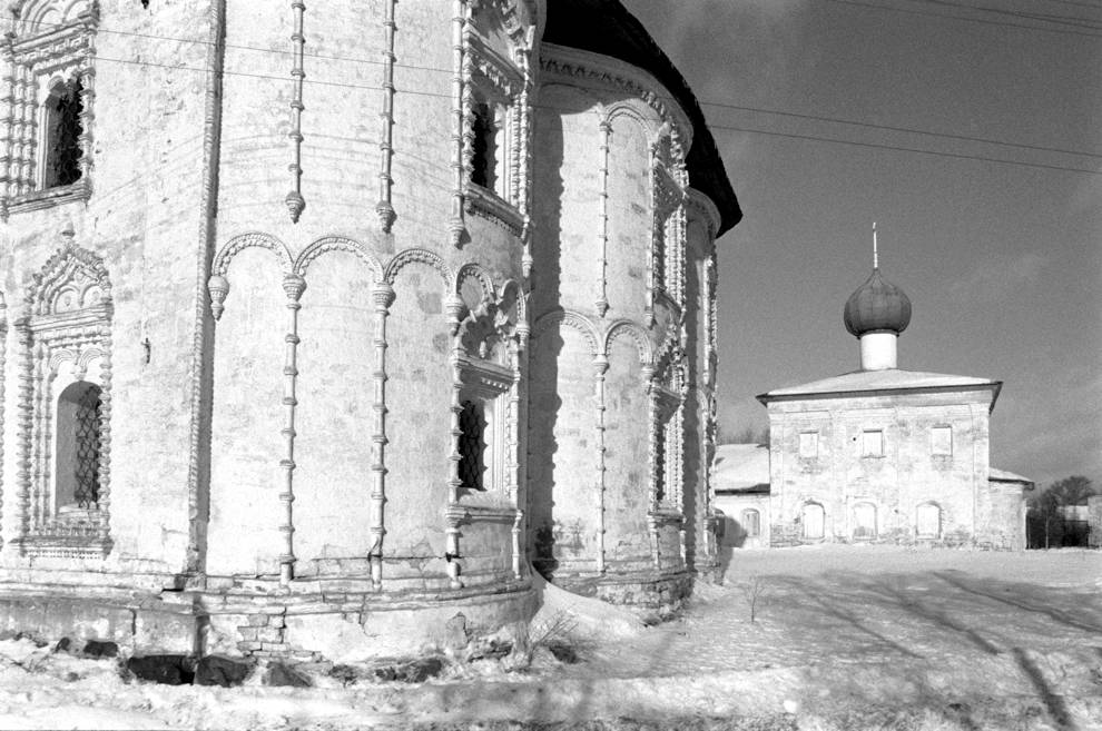 Kargopol
Russia. Arkhangelsk Region. Kargopol District
Churches of the AnnunciationStaraia Torgovaia square
1998-03-01
© Photograph by William Brumfield