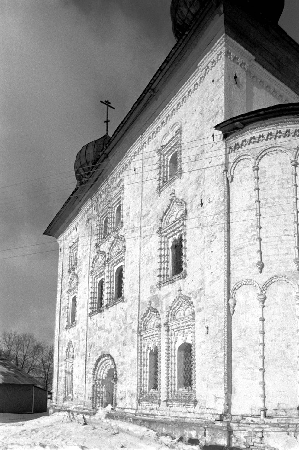 Kargopol
Russia. Arkhangelsk Region. Kargopol District
Churches of the AnnunciationStaraia Torgovaia square
1998-03-01
© Photograph by William Brumfield