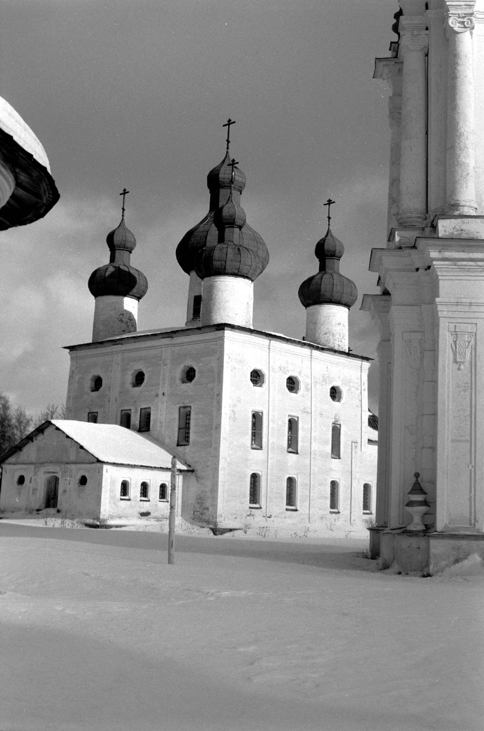 Kargopol
Russia. Arkhangelsk Region. Kargopol District
Church of the Nativity of John the BaptistSobornaia Square
1998-03-01
© Photograph by William Brumfield