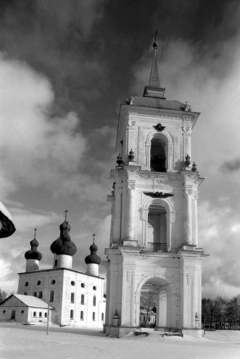 Kargopol
Russia. Arkhangelsk Region. Kargopol District
Church of the Nativity of John the BaptistSobornaia Square
1998-03-01
© Photograph by William Brumfield