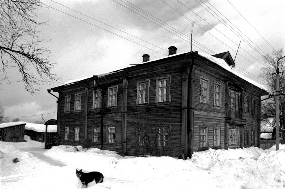 Kargopol
Russia. Arkhangelsk Region. Kargopol District
Log house
1998-03-01
© Photograph by William Brumfield